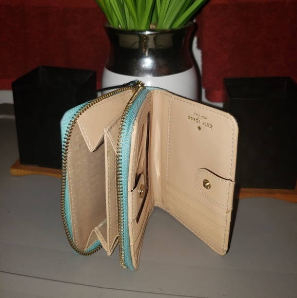 Kate Spade - Picture 3 of 3